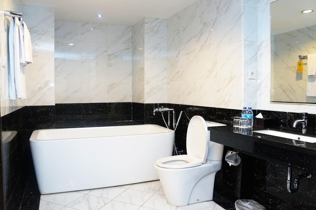 Orchardz Hotel Ayani Pontianak Extérieur photo