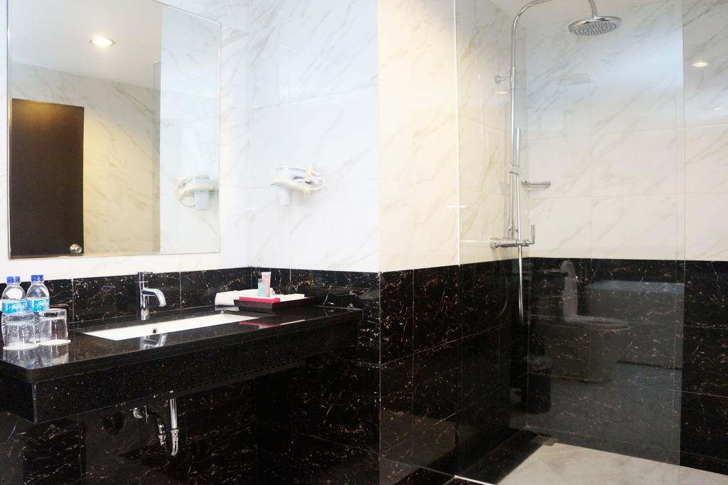 Orchardz Hotel Ayani Pontianak Extérieur photo